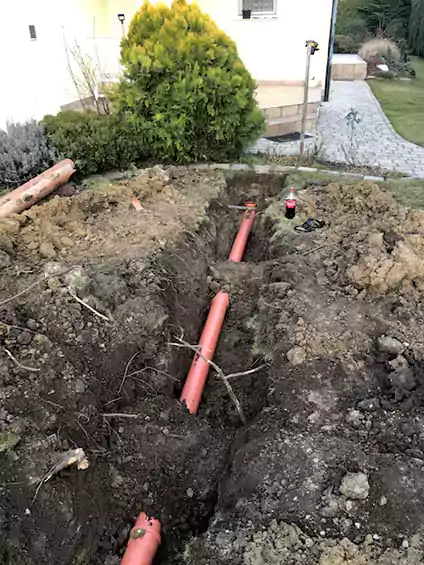 Kamerás csatornavizsgálat egy 19. századi épület csőhálózatában Budaváron.